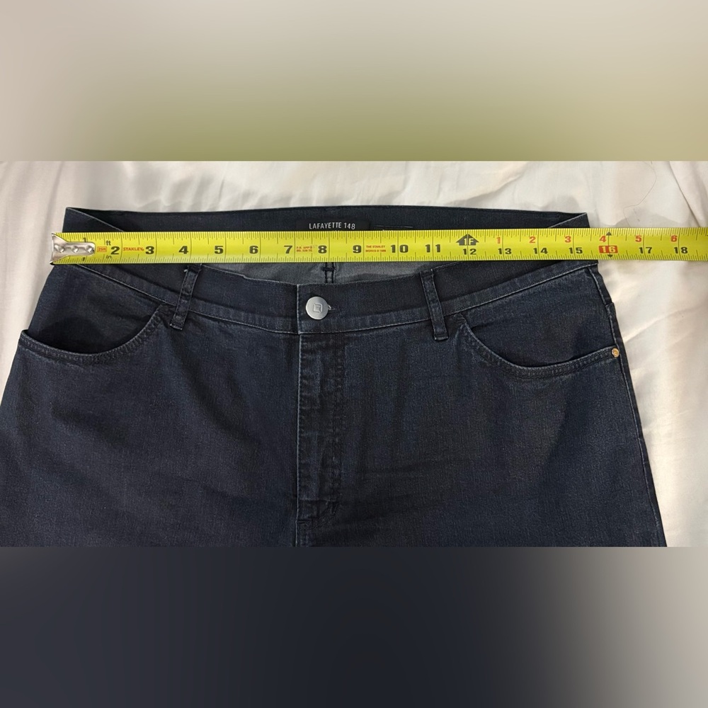 Lafayette 148 New York Thompson Lightweight Jeans. Size 10 - Picture 3 of 7